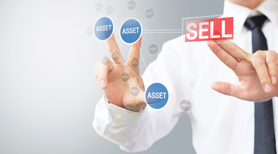 Image of man pressing asset and sell buttons for the What Is Liquidity In Business? blog post by Brixx